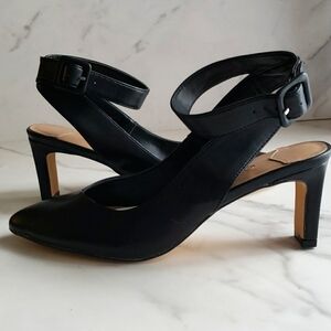 Rilista Leather Ankle Strap Pointed Toe Pumps in Black Size 8
